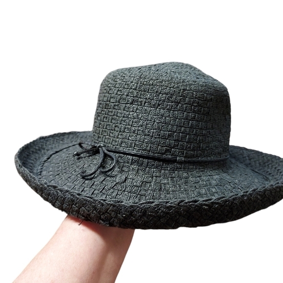 Time and Tru NWT BLACK JEANS SIZE 10 and Swim & Sand hat - Picture 4 of 15